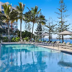 silvershore-apartments-on-the-broadwater.queenslandhotels.net/